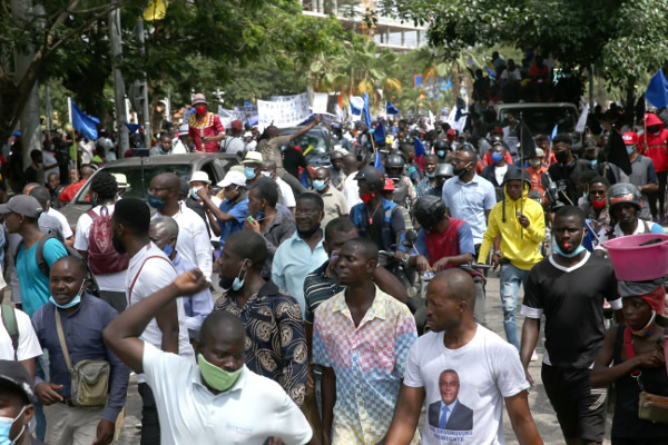 Autoridades  angolanas travam marcha de deputado invocando lei de 1991